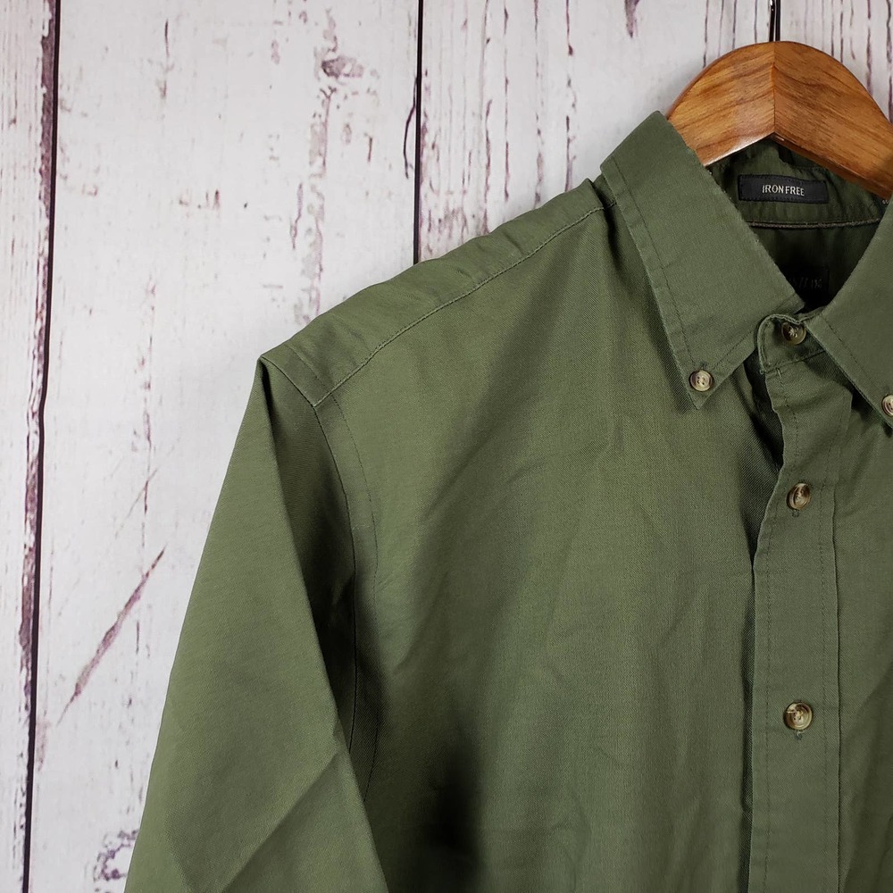St Johns Bay Iron Free Button Down Shirt Mens Size Medium Short Sleeve Green - Picture 2 of 7